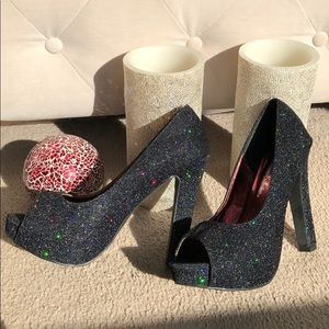 5 & 1/2 inch BLACK shimmery RAINBOW pumps